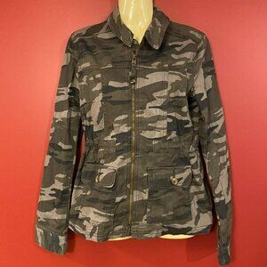 EXPRESS Women's Camo Zip front Jacket - Size XS - NWT
